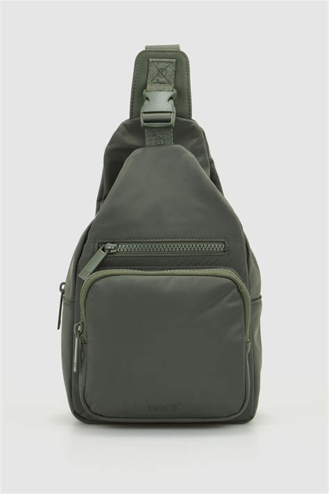 seeker sling bag.